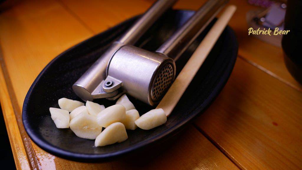 麵五三屋台ラーメン︱在田邊架起九州屋台的草屯拉麵店，能吃到柴窯五十三披薩!還有一定要預訂的田間小路五十一號麵包～111.3初訪