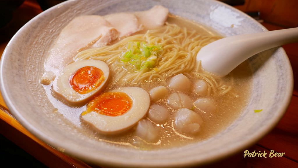 麵五三屋台ラーメン︱在田邊架起九州屋台的草屯拉麵店，能吃到柴窯五十三披薩!還有一定要預訂的田間小路五十一號麵包～111.3初訪