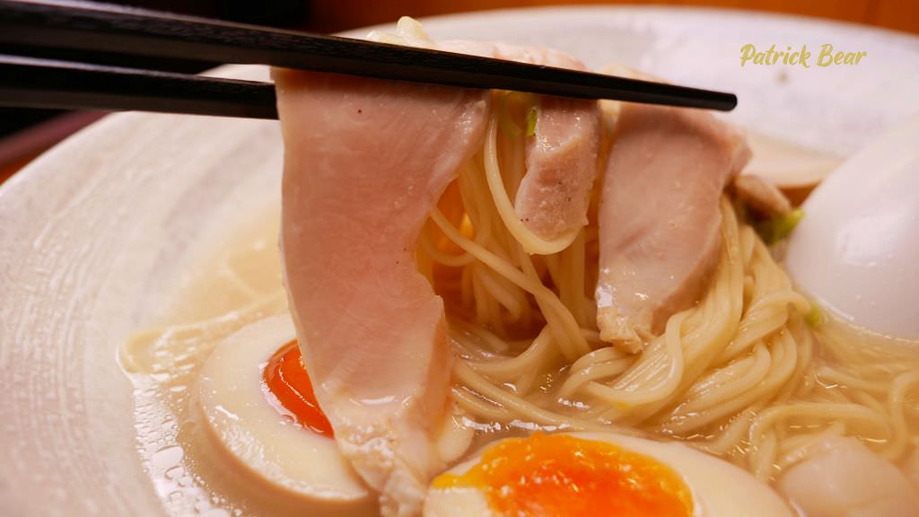 麵五三屋台ラーメン︱在田邊架起九州屋台的草屯拉麵店，能吃到柴窯五十三披薩!還有一定要預訂的田間小路五十一號麵包～111.3初訪