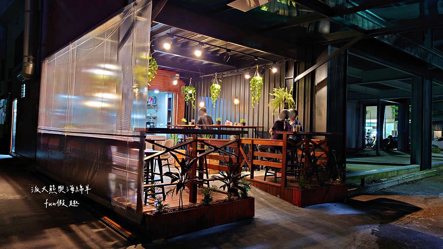 斯威比漢堡 Sweet bits and Burgers︱美味又道地的澳洲漢堡在中興新村!午後飄揚起異國香味～114.8.21重新開幕!