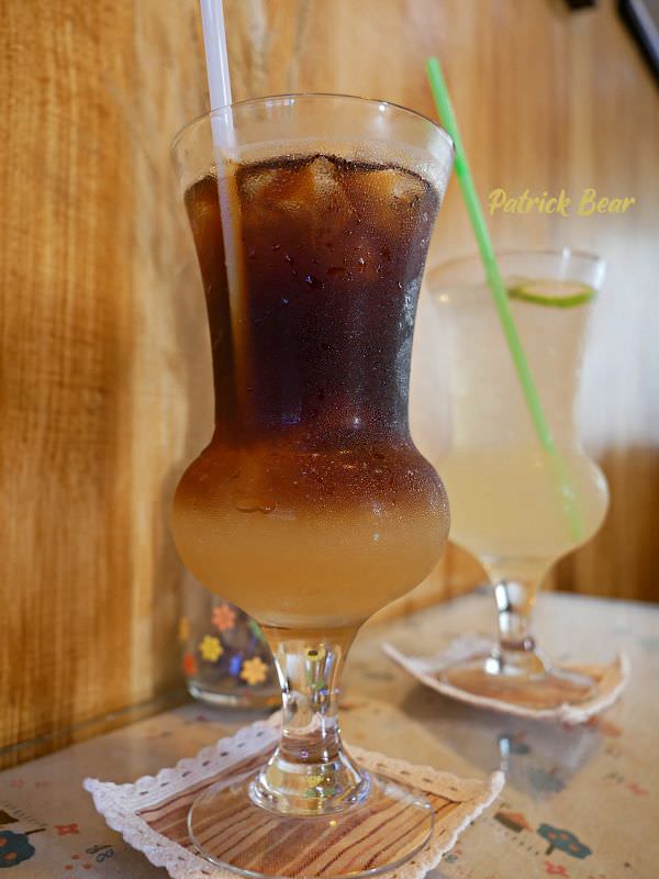 攝香咖啡館︱如同回家般溫暖的草屯寵物友善咖啡廳，義大利麵&甜點很優質～111初訪~