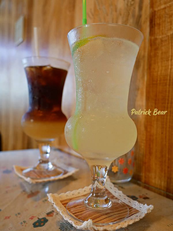 攝香咖啡館︱如同回家般溫暖的草屯寵物友善咖啡廳，義大利麵&甜點很優質～111初訪~