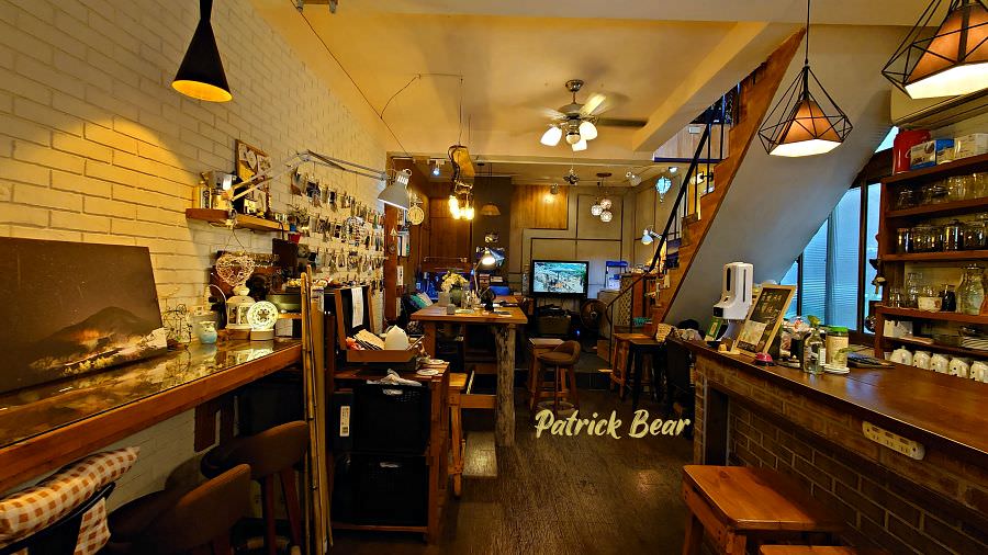 攝香咖啡館︱如同回家般溫暖的草屯寵物友善咖啡廳，義大利麵&甜點很優質～111初訪~