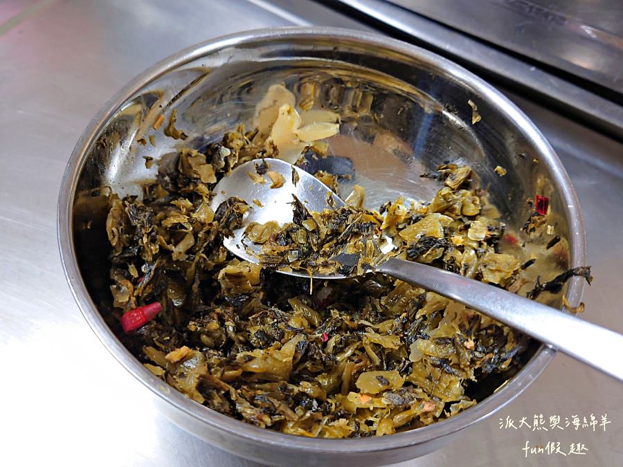 中華牛肉麵︱歷久彌新、沒變太多的南投中興新村眷村味道～有幾道必吃!111年更新