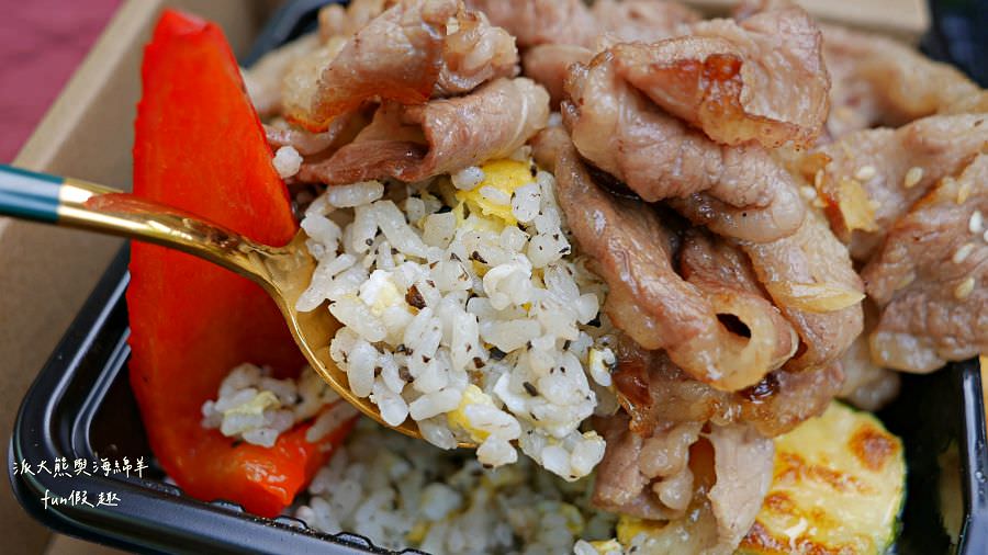 炒飯傳人燒肉精緻餐盒—新品開箱體驗｜一個人宅在家也可以享受充滿儀式感的烤肉饗宴～111.10.15開賣!