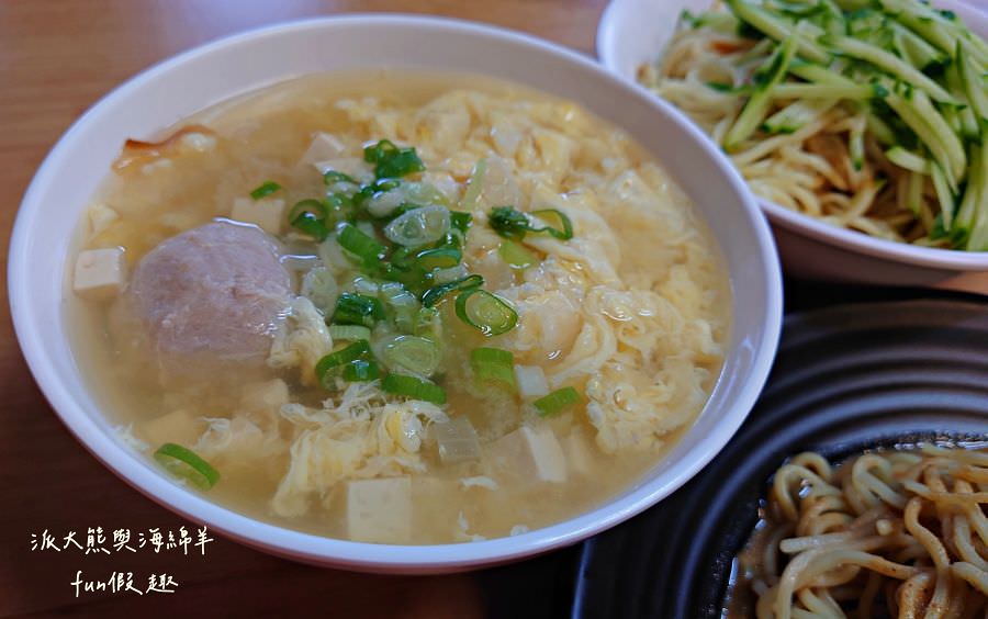 陸地張涼麵×簡記小舖【112.12更名為【口甲霸食坊】︱白天賣到晚上的草屯熱銷涼麵～麵線糊冬季限定!現在又有販售大腸包小腸、嘎嘎麵線 和其他飯類!