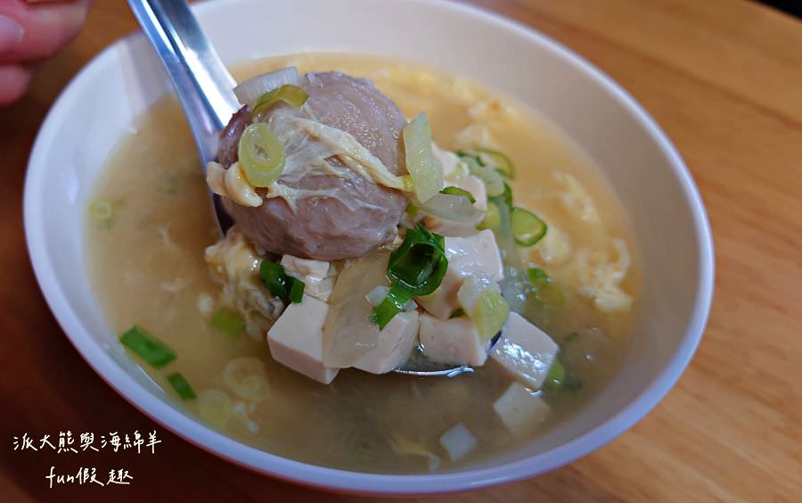 陸地張涼麵×簡記小舖【112.12更名為【口甲霸食坊】︱白天賣到晚上的草屯熱銷涼麵~麵線糊冬季限定!現在又有販售大腸包小腸、嘎嘎麵線 和其他飯類! - 第15張圖 陸地張涼麵×簡記小舖【112.12更名為【口甲霸食坊】︱白天賣到晚上的草屯熱銷涼麵~麵線糊冬季限定!現在又有販售大腸包小腸、嘎嘎麵線 和其他飯類!