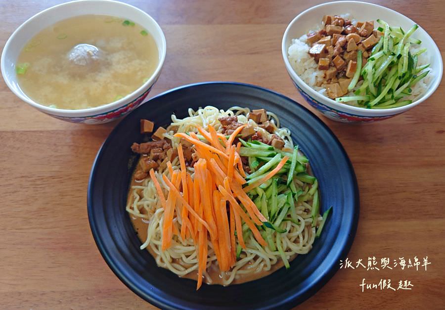 陸地張涼麵×簡記小舖【112.12更名為【口甲霸食坊】︱白天賣到晚上的草屯熱銷涼麵~麵線糊冬季限定!現在又有販售大腸包小腸、嘎嘎麵線 和其他飯類! - 第16張圖 陸地張涼麵×簡記小舖【112.12更名為【口甲霸食坊】︱白天賣到晚上的草屯熱銷涼麵~麵線糊冬季限定!現在又有販售大腸包小腸、嘎嘎麵線 和其他飯類!