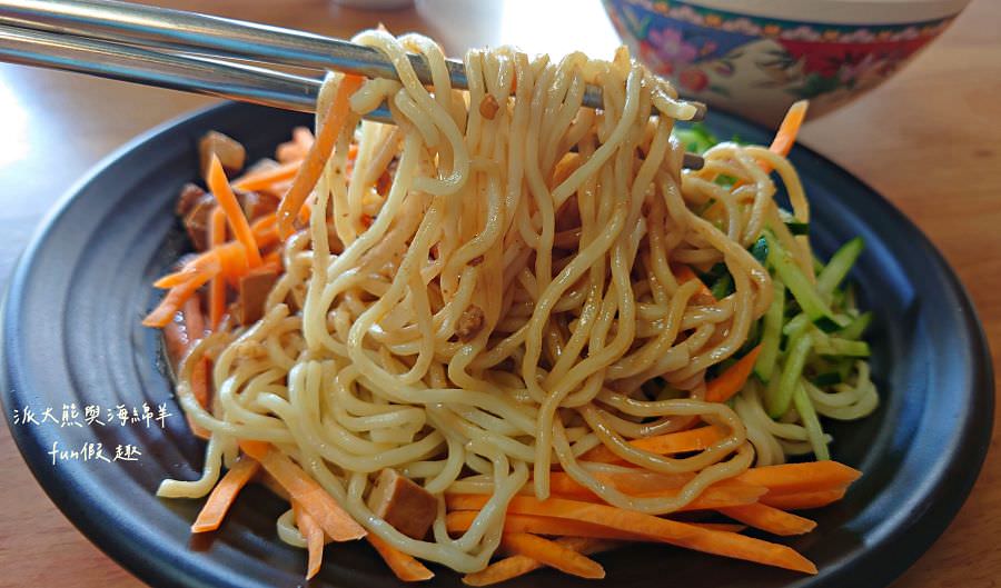 陸地張涼麵×簡記小舖【112.12更名為【口甲霸食坊】︱白天賣到晚上的草屯熱銷涼麵~麵線糊冬季限定!現在又有販售大腸包小腸、嘎嘎麵線 和其他飯類! - 第20張圖 陸地張涼麵×簡記小舖【112.12更名為【口甲霸食坊】︱白天賣到晚上的草屯熱銷涼麵~麵線糊冬季限定!現在又有販售大腸包小腸、嘎嘎麵線 和其他飯類!