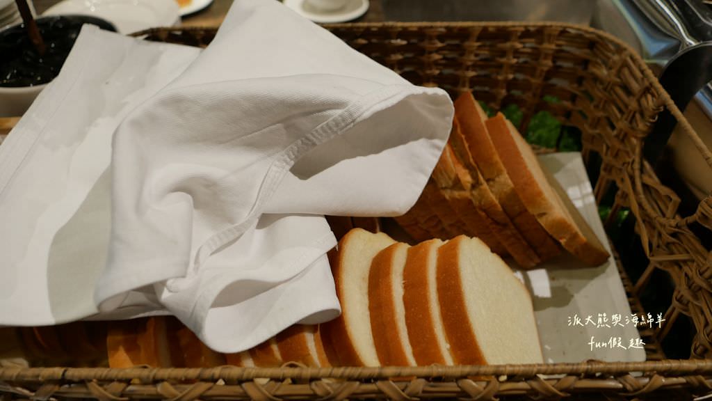 台北新板希爾頓酒店｜新北首間國際連鎖五星酒店住宿心得、板橋奢華感滿點入住首選推薦～Market Flavor 悅市集自助餐廳吃到飽!睽違15年重新返回臺灣，於2018年10月盛大再開幕!