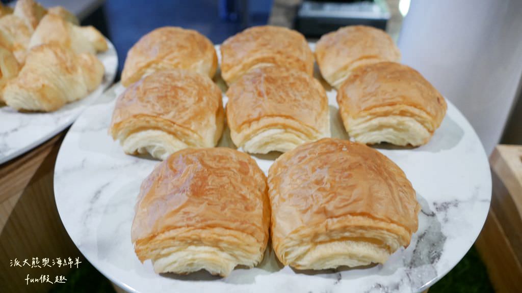 台北新板希爾頓酒店｜新北首間國際連鎖五星酒店住宿心得、板橋奢華感滿點入住首選推薦～Market Flavor 悅市集自助餐廳吃到飽!睽違15年重新返回臺灣，於2018年10月盛大再開幕!