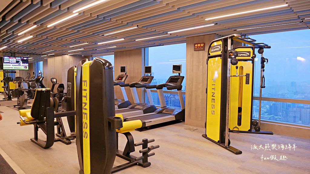 台北新板希爾頓酒店｜新北首間國際連鎖五星酒店住宿心得、板橋奢華感滿點入住首選推薦～Market Flavor 悅市集自助餐廳吃到飽!睽違15年重新返回臺灣，於2018年10月盛大再開幕!