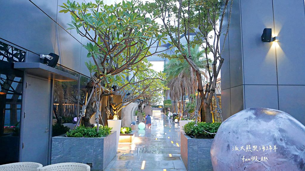 台北新板希爾頓酒店｜新北首間國際連鎖五星酒店住宿心得、板橋奢華感滿點入住首選推薦～Market Flavor 悅市集自助餐廳吃到飽!睽違15年重新返回臺灣，於2018年10月盛大再開幕!