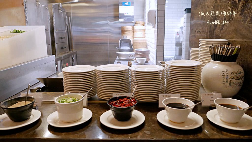 台北新板希爾頓酒店｜新北首間國際連鎖五星酒店住宿心得、板橋奢華感滿點入住首選推薦～Market Flavor 悅市集自助餐廳吃到飽!睽違15年重新返回臺灣，於2018年10月盛大再開幕!