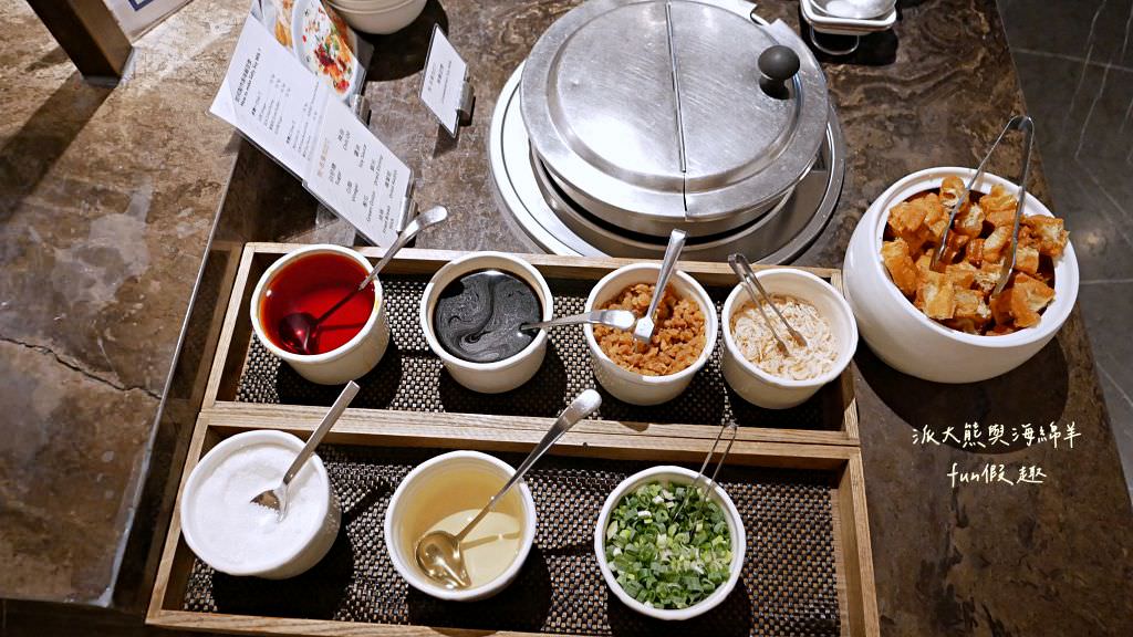 台北新板希爾頓酒店｜新北首間國際連鎖五星酒店住宿心得、板橋奢華感滿點入住首選推薦～Market Flavor 悅市集自助餐廳吃到飽!睽違15年重新返回臺灣，於2018年10月盛大再開幕!