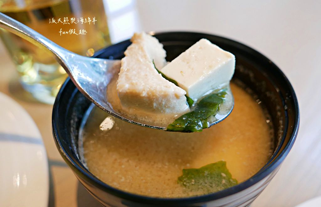 台北新板希爾頓酒店｜新北首間國際連鎖五星酒店住宿心得、板橋奢華感滿點入住首選推薦～Market Flavor 悅市集自助餐廳吃到飽!睽違15年重新返回臺灣，於2018年10月盛大再開幕!