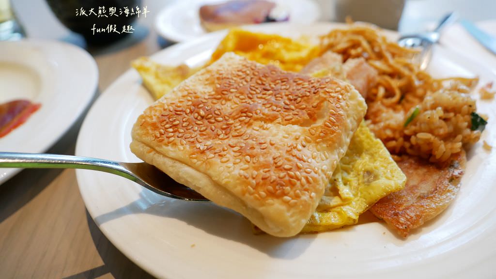 台北新板希爾頓酒店｜新北首間國際連鎖五星酒店住宿心得、板橋奢華感滿點入住首選推薦～Market Flavor 悅市集自助餐廳吃到飽!睽違15年重新返回臺灣，於2018年10月盛大再開幕!