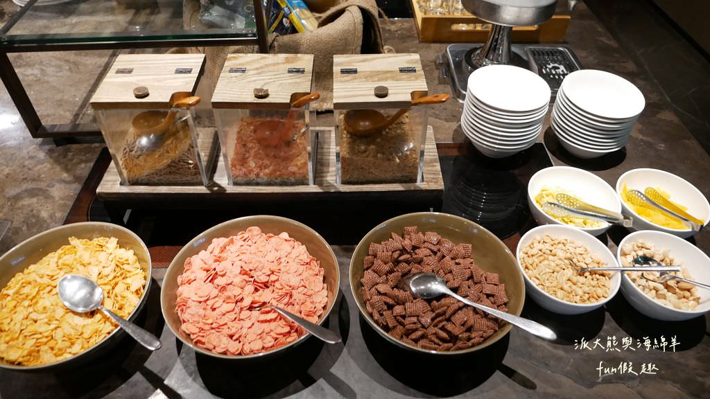 台北新板希爾頓酒店｜新北首間國際連鎖五星酒店住宿心得、板橋奢華感滿點入住首選推薦～Market Flavor 悅市集自助餐廳吃到飽!睽違15年重新返回臺灣，於2018年10月盛大再開幕!