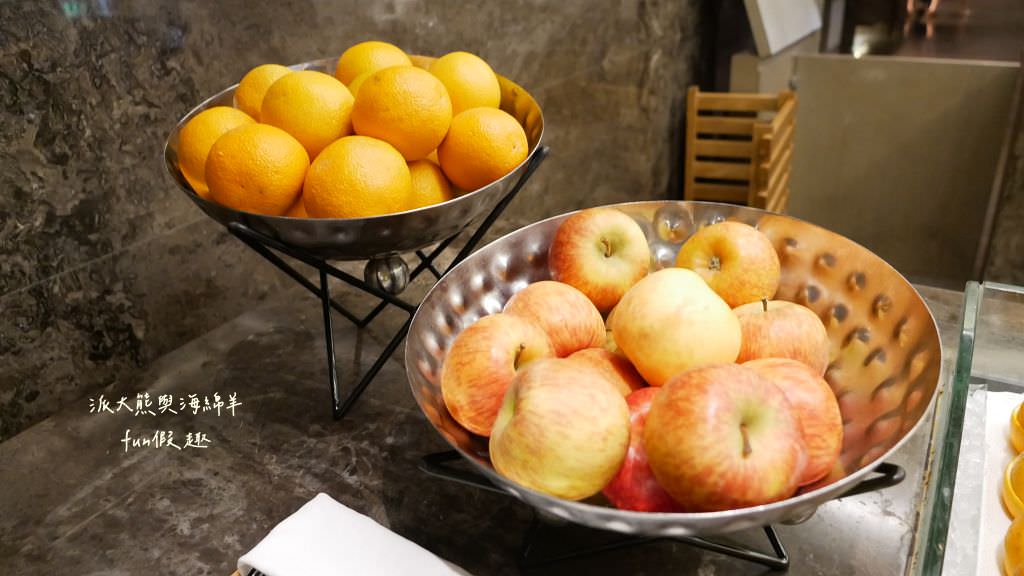 台北新板希爾頓酒店｜新北首間國際連鎖五星酒店住宿心得、板橋奢華感滿點入住首選推薦～Market Flavor 悅市集自助餐廳吃到飽!睽違15年重新返回臺灣，於2018年10月盛大再開幕!