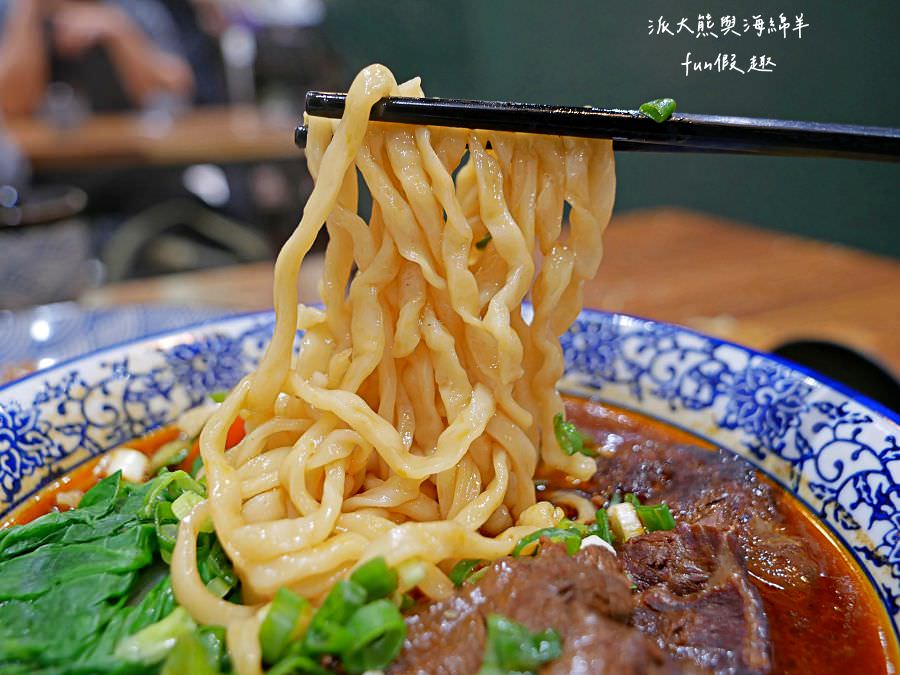 小初店︱臺中南屯必吃國民排隊美食與每日限量極厚牛肉麵!2022-2024年米其林臺中必比登推介美味～食尚玩家採訪的台中美食