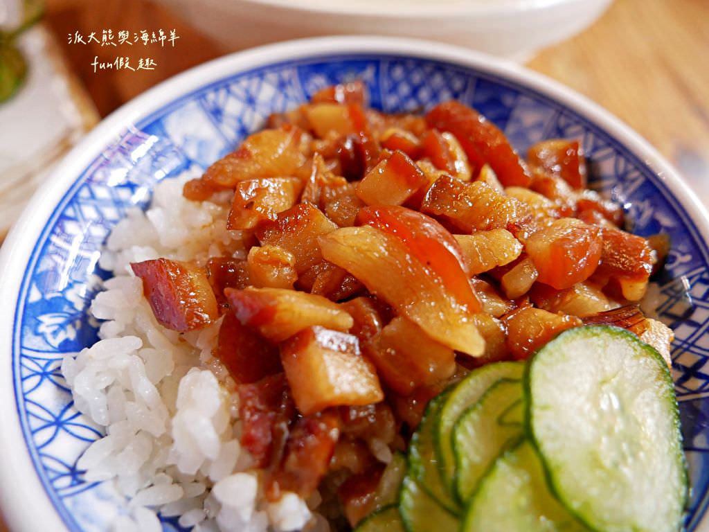 台客燒肉粥︱米其林必比登推介四連霸、飄香逾50載的臺中南屯古早味～砂鍋粥&台客三寶大拼盤必吃!傳承自於1971年創立忠孝路肉粥～