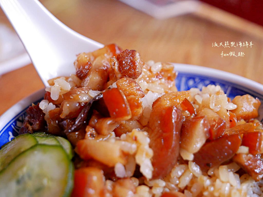 台客燒肉粥︱米其林必比登推介四連霸、飄香逾50載的臺中南屯古早味～砂鍋粥&台客三寶大拼盤必吃!傳承自於1971年創立忠孝路肉粥～