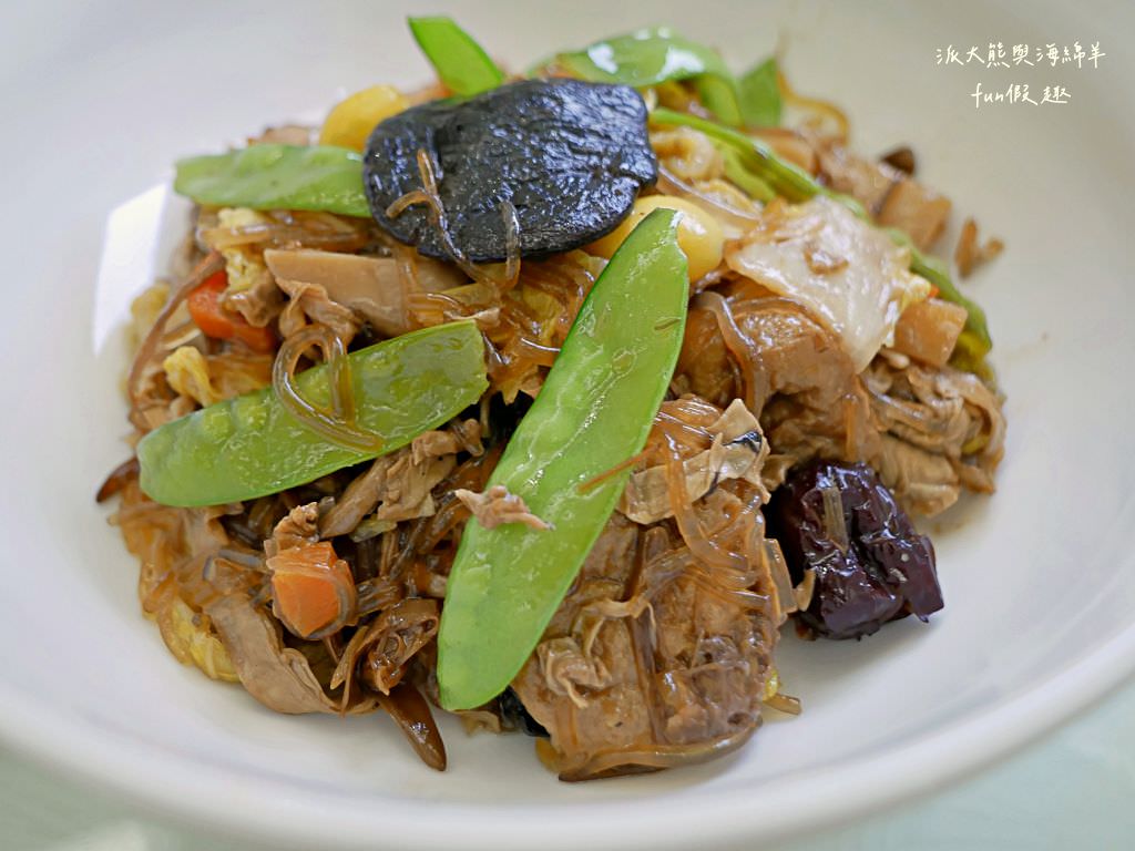 拾粵茶餐館外帶年菜︱2023草屯豪華精緻媲美五星飯店的限量港式年菜組合～@開箱體驗