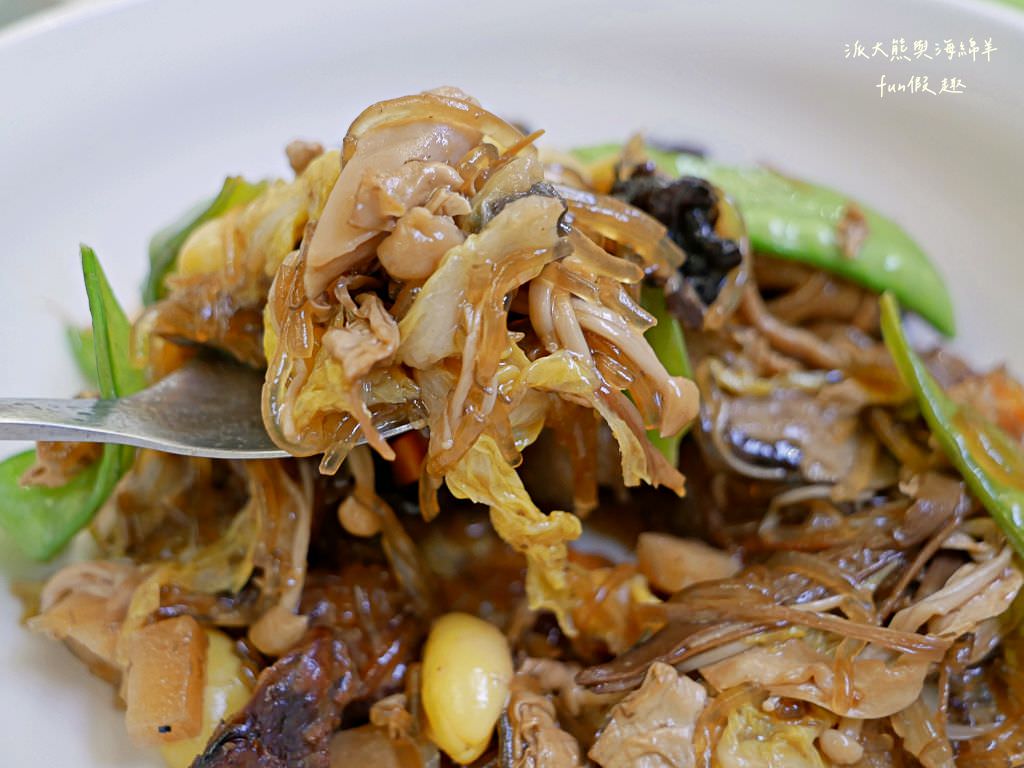 拾粵茶餐館外帶年菜︱2023草屯豪華精緻媲美五星飯店的限量港式年菜組合～@開箱體驗