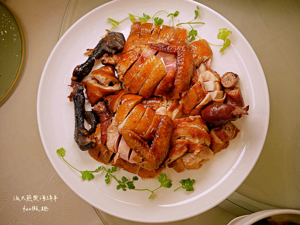 拾粵茶餐館外帶年菜︱2023草屯豪華精緻媲美五星飯店的限量港式年菜組合～@開箱體驗