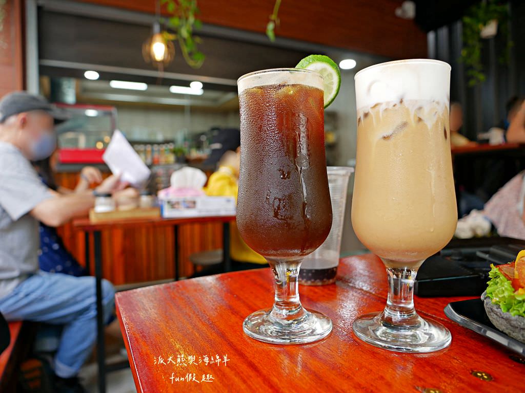 斯威比漢堡 Sweet bits and Burgers︱美味又道地的澳洲漢堡在中興新村!午後飄揚起異國香味～114.8.21重新開幕!