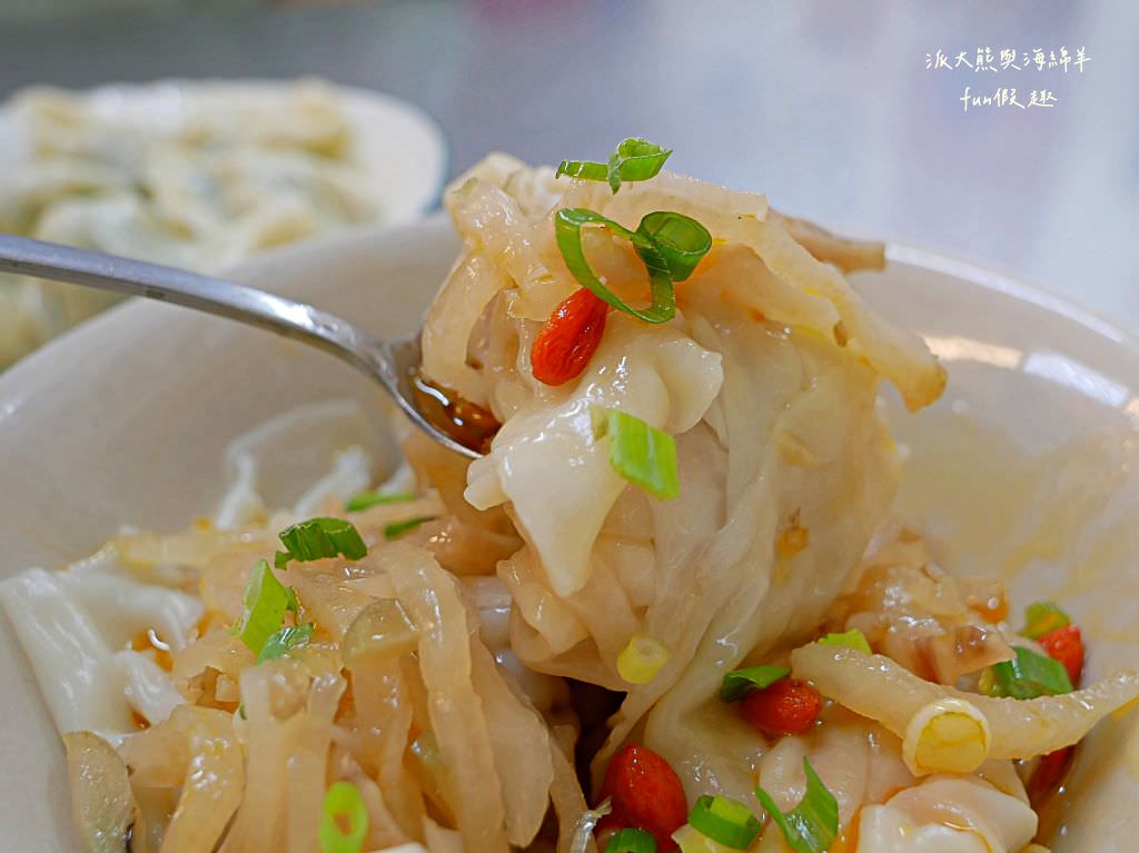 合川麵食館︱轉角遇見草屯美味的在地家常麵館，不論是麵食、餃子還是炒飯都有自己的風味～111.9