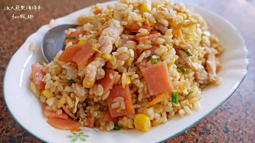 合川麵食館︱轉角遇見草屯美味的在地家常麵館，不論是麵食、餃子還是炒飯都有自己的風味～111.9