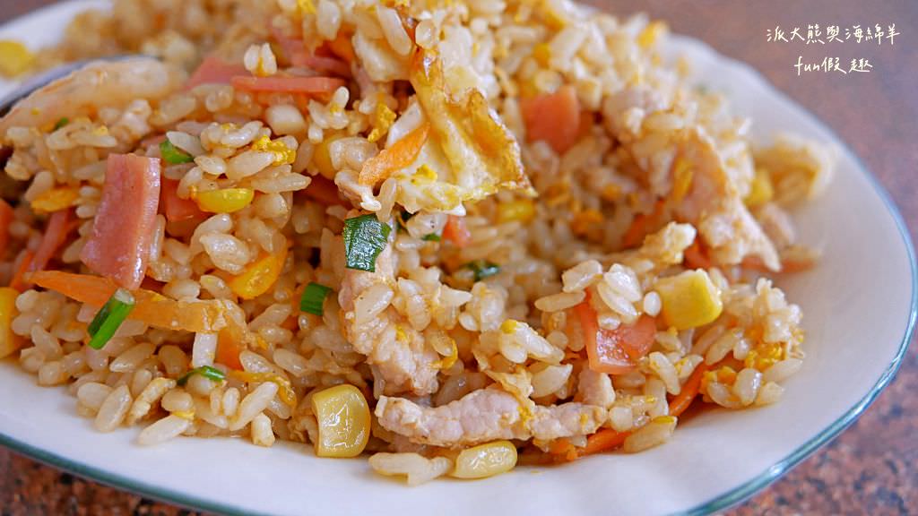 合川麵食館︱轉角遇見草屯美味的在地家常麵館，不論是麵食、餃子還是炒飯都有自己的風味～111.9