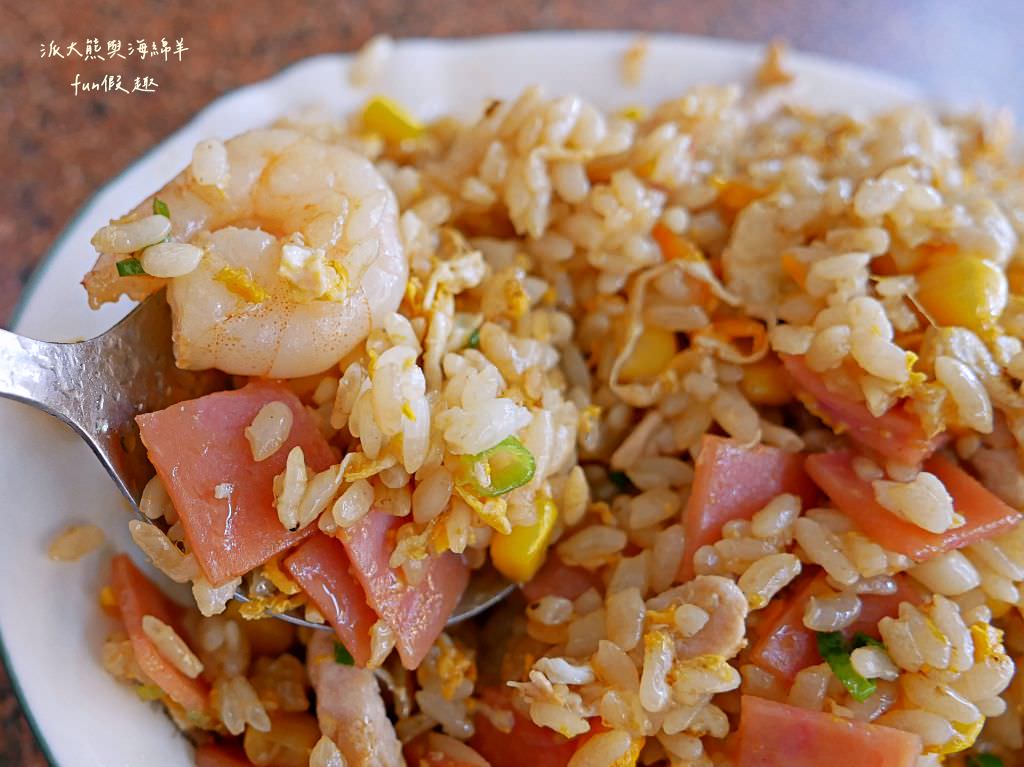 合川麵食館︱轉角遇見草屯美味的在地家常麵館，不論是麵食、餃子還是炒飯都有自己的風味～111.9