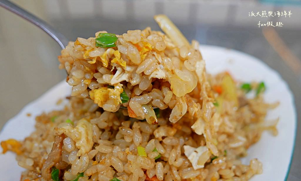 合川麵食館︱轉角遇見草屯美味的在地家常麵館，不論是麵食、餃子還是炒飯都有自己的風味～111.9