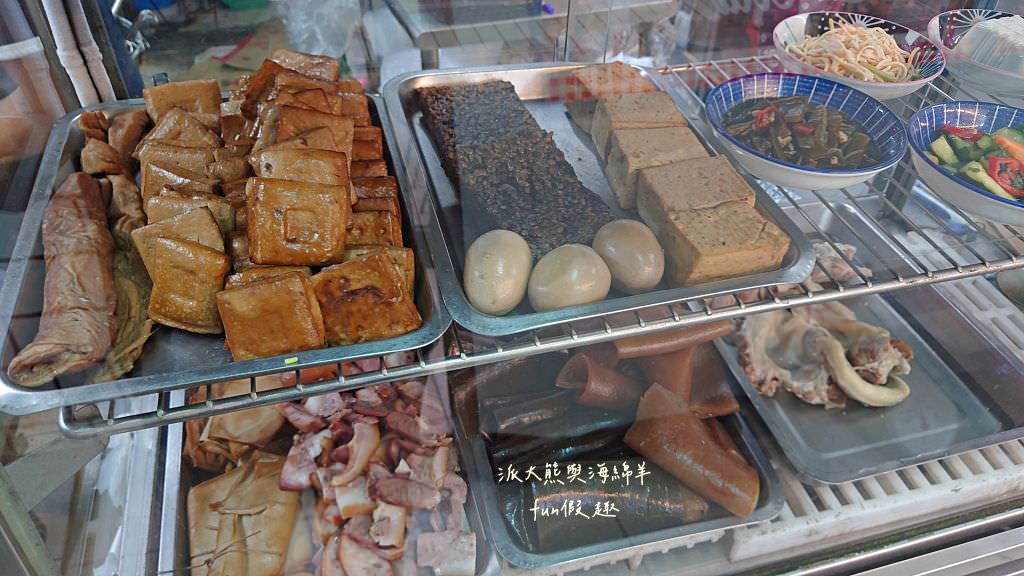 合川麵食館︱轉角遇見草屯美味的在地家常麵館，不論是麵食、餃子還是炒飯都有自己的風味～111.9