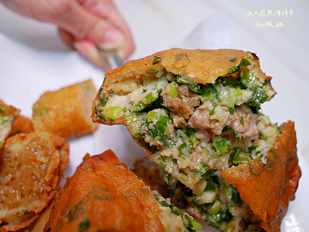 榕樹下扣仔嗲︱草屯必吃在地美食小吃，超愛蚵嗲～各大美食節目介紹&食尚玩家推薦，草屯玉峰街上擺攤超過60年!