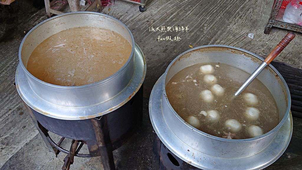 榕樹下扣仔嗲︱草屯必吃在地美食小吃，超愛蚵嗲～各大美食節目介紹&食尚玩家推薦，草屯玉峰街上擺攤超過60年!