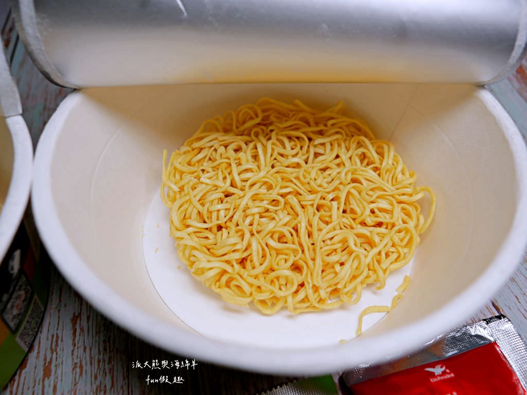 7-11泡麵獨家新款｜Gold系列金牛肉麵熗牛肉麵&大補帖藥燉排骨&小時光麵館系列花椒擔擔湯麵、青蔬椒麻乾麵介紹&心得～