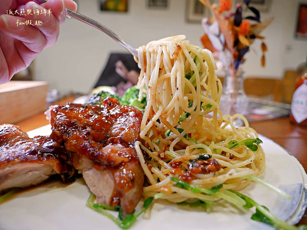 衛蕾原味攻坊the Pot&Pan Bakery and Dining︱隱藏在中興新村裡的異國風鄉村餐館&手作美食，自2013開幕至今～