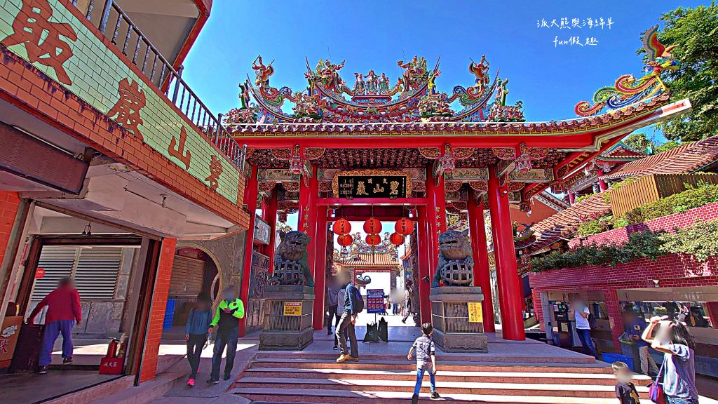 內湖碧山巖櫻花步道｜免出國也可享受粉嫩櫻花與寺廟步道結合的浪漫風景!110