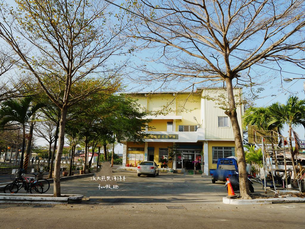 學甲蜀葵花文化節★4月花況.臺南學甲年度盛事.欣賞五顏六色的蜀葵花、鼠尾草、百日草、雞冠花、萬壽菊描繪出光華里民活動中心最美的必逛花海,也別忘了品嘗學甲必吃的美食唷!來個學甲一日遊吧~ - 第59張圖 學甲蜀葵花文化節