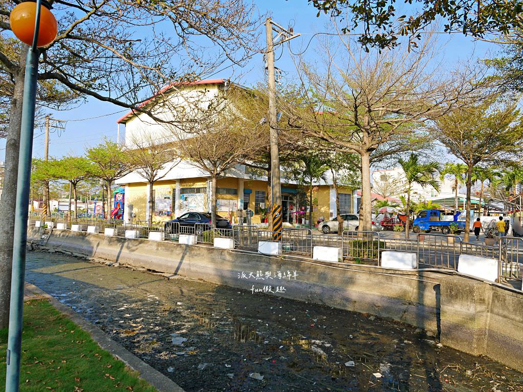 學甲蜀葵花文化節★4月花況．臺南學甲年度盛事．欣賞五顏六色的蜀葵花、鼠尾草、百日草、雞冠花、萬壽菊描繪出光華里民活動中心最美的必逛花海，也別忘了品嘗學甲必吃的美食唷!來個學甲一日遊吧～