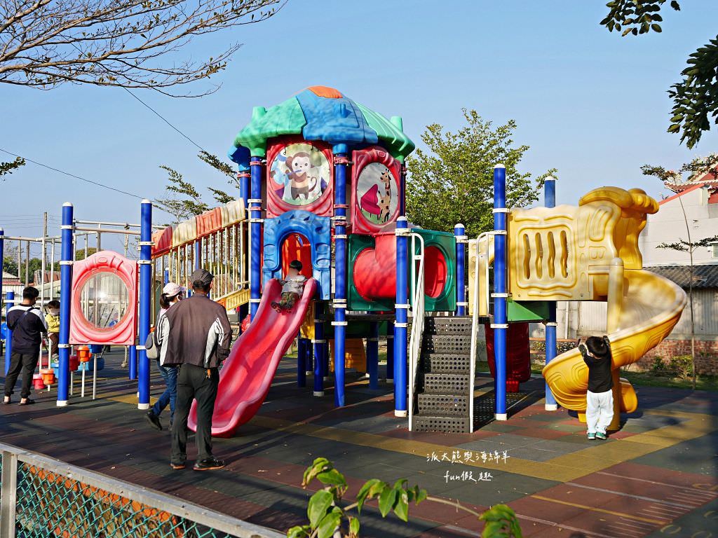 學甲蜀葵花文化節★4月花況.臺南學甲年度盛事.欣賞五顏六色的蜀葵花、鼠尾草、百日草、雞冠花、萬壽菊描繪出光華里民活動中心最美的必逛花海,也別忘了品嘗學甲必吃的美食唷!來個學甲一日遊吧~ - 第71張圖 學甲蜀葵花文化節★4月花況.臺南學甲年度盛事.欣賞五顏六色的蜀葵花、鼠尾草、百日草、雞冠花、萬壽菊描繪出光華里民活動中心最美的必逛花海,也別忘了品嘗學甲必吃的美食唷!來個學甲一日遊吧~