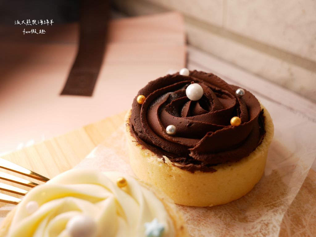 夢幻麥田甜品小舖︱體驗色彩繽紛且口味多變的綜合玫瑰塔甜點6入組合，快來開箱看看吧～@業配合作文～