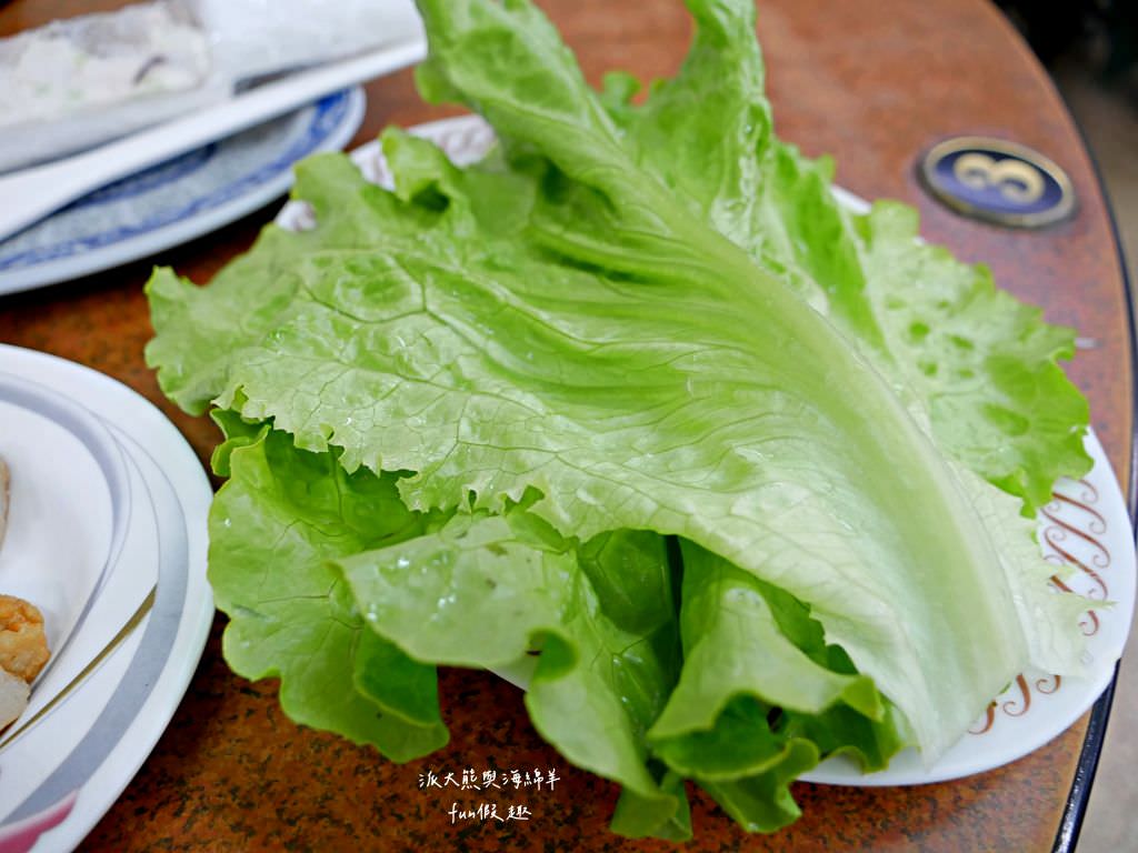 汕頭天天沙茶火鍋︱高雄鹽埕飄香逾70年的在地老店，濃厚刺扁魚湯頭與祖傳秘製沙茶醬，共譜潮汕好滋味，開店即爆棚，沒訂位就只能碰運氣!食尚玩家介紹2次～