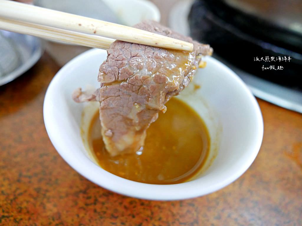 汕頭天天沙茶火鍋︱高雄鹽埕飄香逾70年的在地老店，濃厚刺扁魚湯頭與祖傳秘製沙茶醬，共譜潮汕好滋味，開店即爆棚，沒訂位就只能碰運氣!食尚玩家介紹2次～