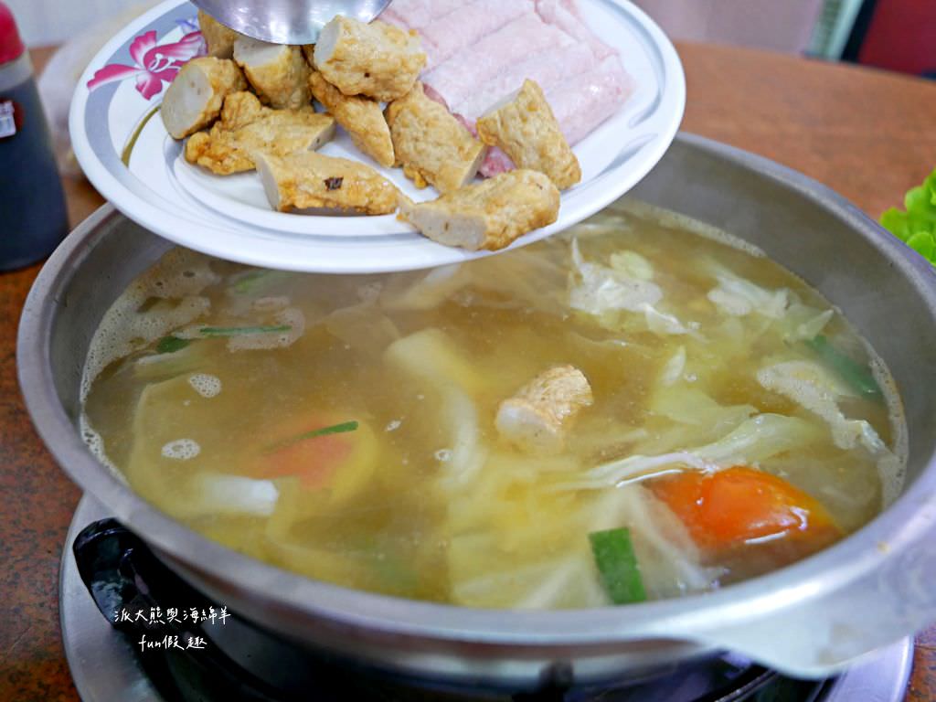 汕頭天天沙茶火鍋︱高雄鹽埕飄香逾70年的在地老店，濃厚刺扁魚湯頭與祖傳秘製沙茶醬，共譜潮汕好滋味，開店即爆棚，沒訂位就只能碰運氣!食尚玩家介紹2次～