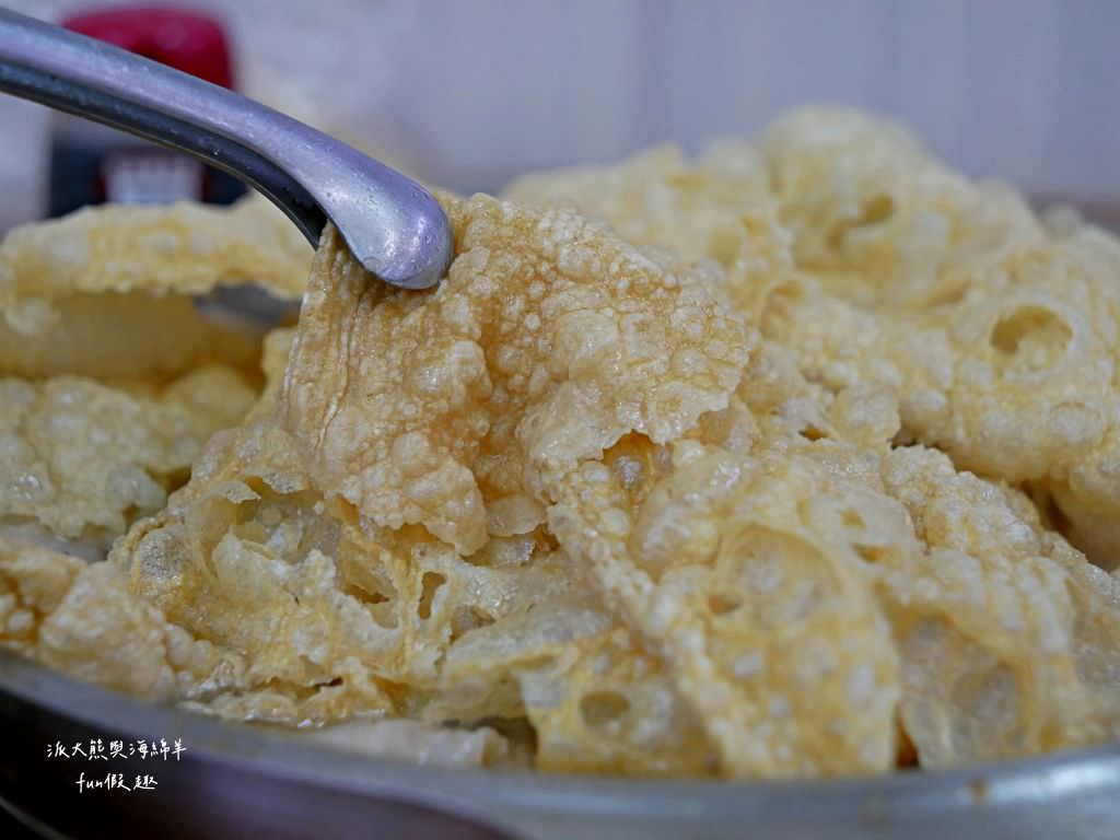 汕頭天天沙茶火鍋︱高雄鹽埕飄香逾70年的在地老店，濃厚刺扁魚湯頭與祖傳秘製沙茶醬，共譜潮汕好滋味，開店即爆棚，沒訂位就只能碰運氣!食尚玩家介紹2次～