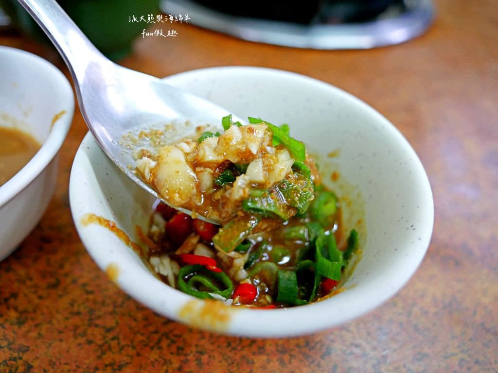 汕頭天天沙茶火鍋︱高雄鹽埕飄香逾70年的在地老店，濃厚刺扁魚湯頭與祖傳秘製沙茶醬，共譜潮汕好滋味，開店即爆棚，沒訂位就只能碰運氣!食尚玩家介紹2次～